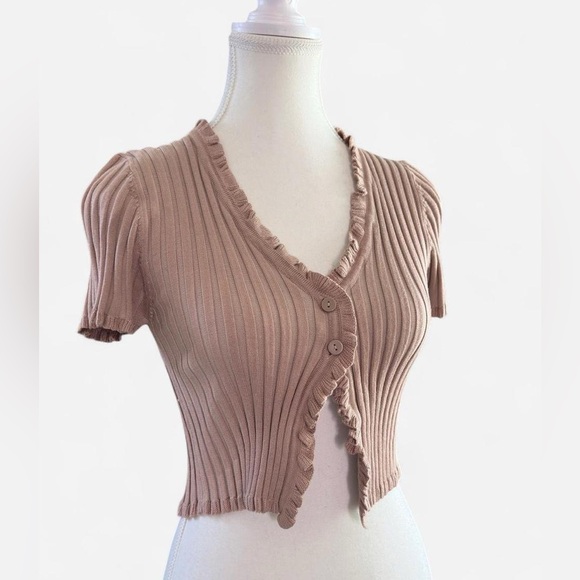 Love Tree Ribbed Short Sleeve Ruffle Crop Top | Size L - Picture 2 of 6